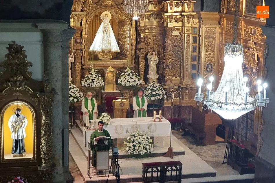 Foto 2 - La pandemia obliga a celebrar la primera novena virtual a la Virgen del Casta&ntilde;ar