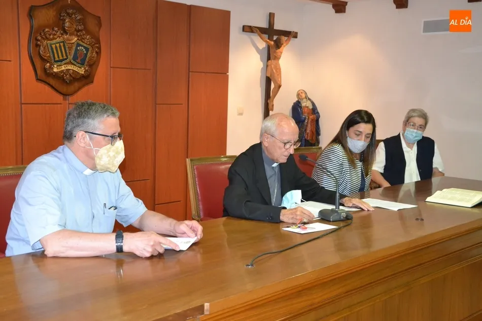 Foto 8 - Mar Manzano toma posesi&oacute;n del cargo de directora de C&aacute;ritas Diocesana  