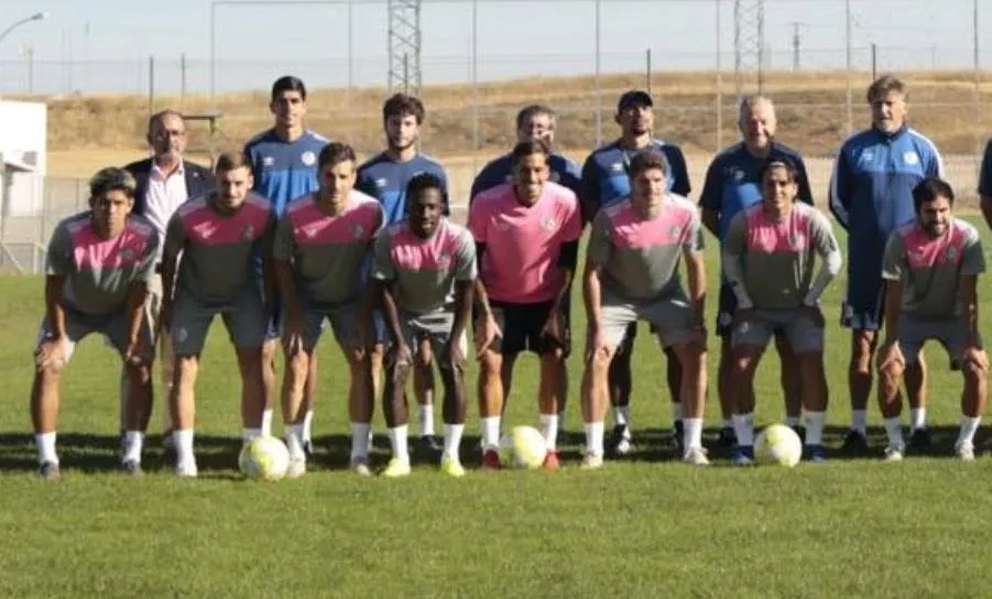 Foto 5 - El Salamanca UDS vuelve al verde e inicia la pretemporada con 15 jugadores