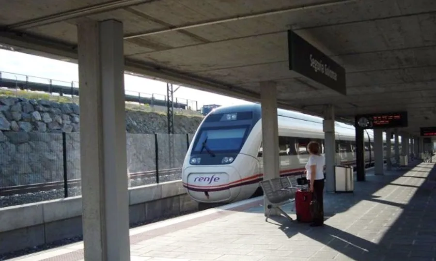 La mayor preocupación y exigencia de la comunidad castellanoleonesa está en el transporte colectivo. Foto EP