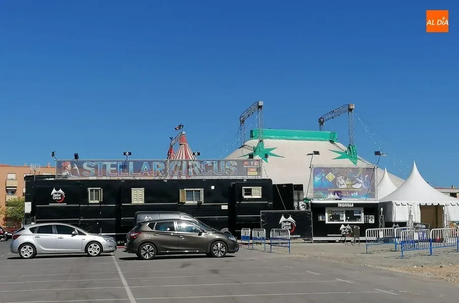 Foto 2 - El l&iacute;mite de 25 espectadores obliga a aplazar el comienzo de las funciones del circo