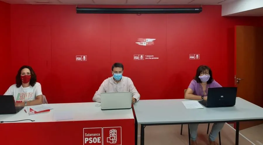 Los procuradores del PSOE por Salamanca, Fernando Pablos, Rosa Rubio, y Carmen García