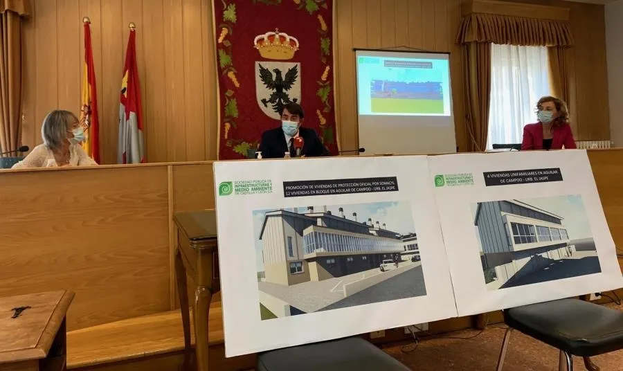 Rueda de prensa del consejero de Fomento y Medio Ambiente, Juan Carlos Suárez-Quiñones, en la localidad palentina de Aguilar de Campoo