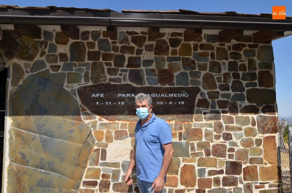 El centro de recuperación de fauna salvaje de Salamanca libera un buitre leonado en Lagunilla