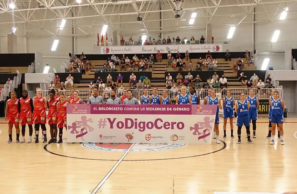 Foto 3 - El Perfumer&iacute;as Avenida vence al Bembibre y se alza campe&oacute;n de la Copa de Castilla y Le&oacute;n