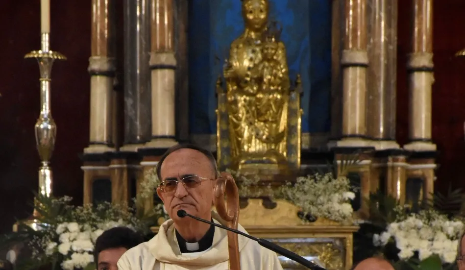 Celebración oficiada por el obispo, Carlos López, junto a la imagen de la Virgen de la Vega. Foto de Óscar García Rodríguez / Diócesis de Salamanca