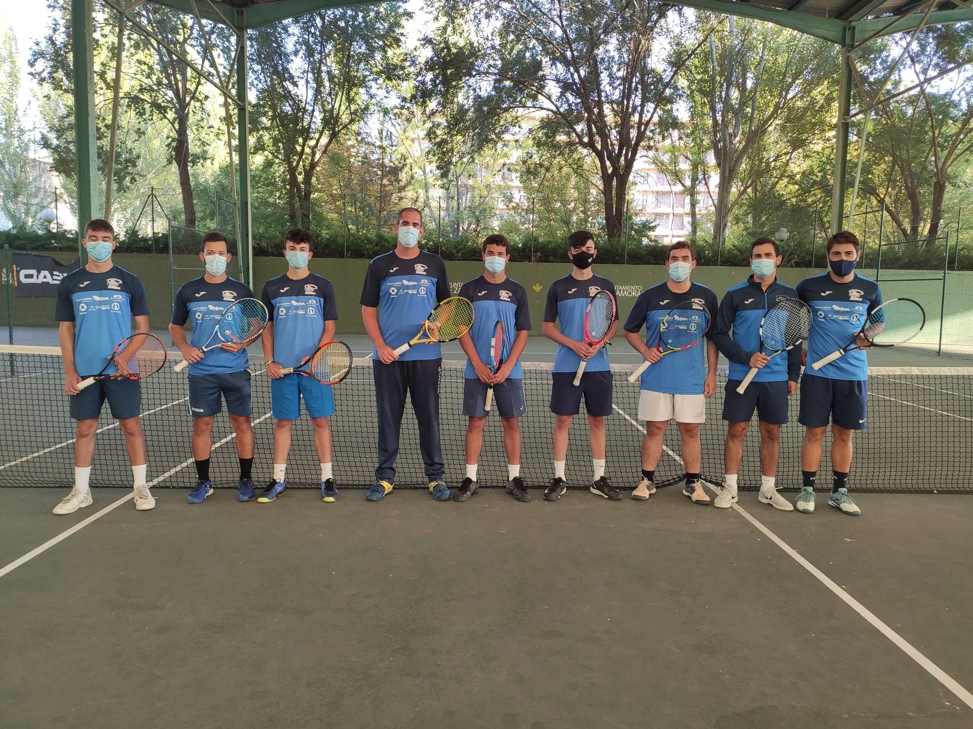 Integrantes del equipo masculino absoluto del Club de Tenis Alba de Tormes