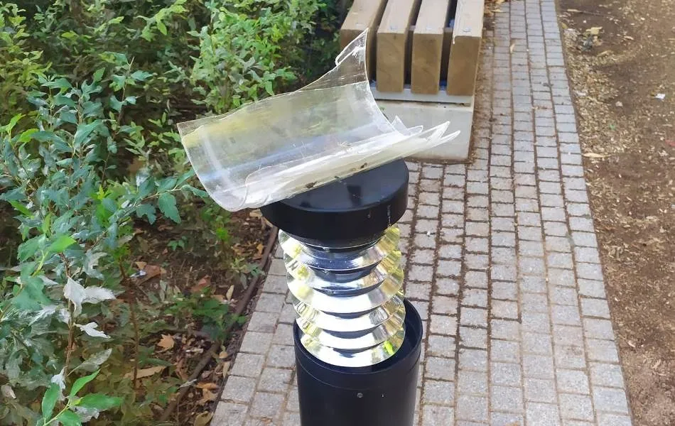 Foto 3 - Los v&aacute;ndalos causan una colecci&oacute;n de destrozos en el Parque de La Florida  