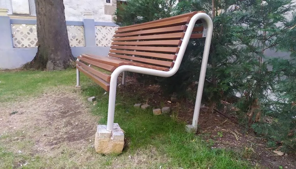 Foto 7 - Los v&aacute;ndalos causan una colecci&oacute;n de destrozos en el Parque de La Florida  