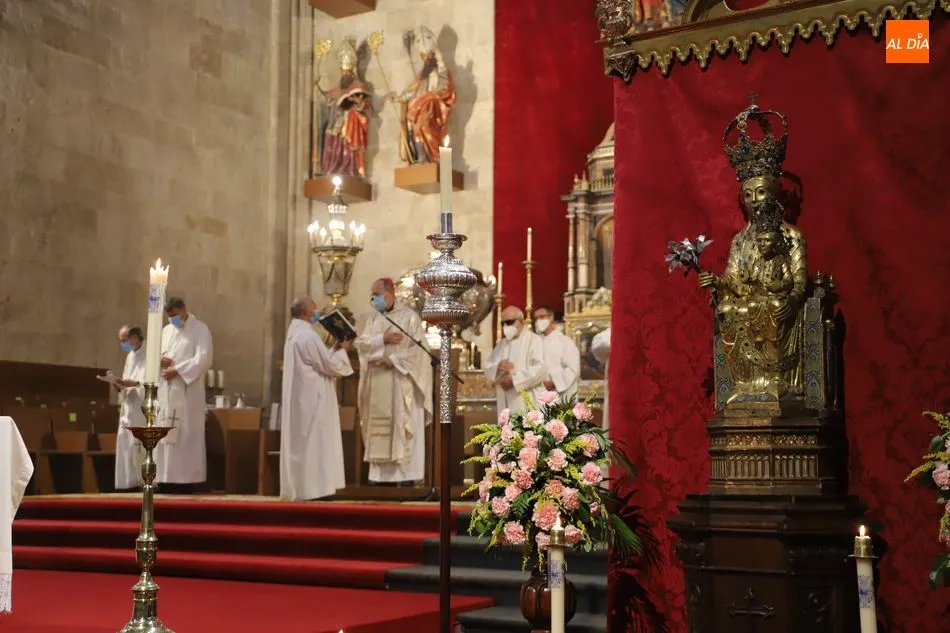 Foto 8 - Misa en honor a la Virgen de la Vega en la Catedral de Salamanca