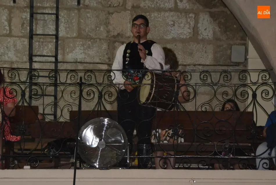 Foto 3 - Lleno en la cita solemne en honor a la Virgen de la Pe&ntilde;a, con la procesi&oacute;n sustituida por un...