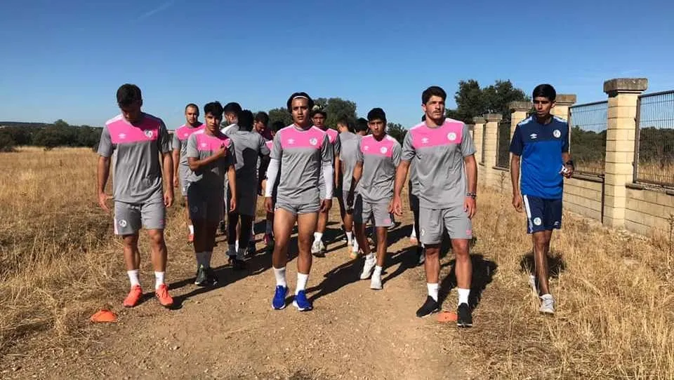 Sesión física de la plantilla del Salamanca UDS en la finca de Valcuevo. Foto Salmanca UDS