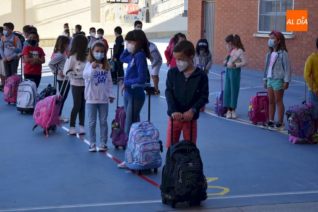 Foto 7 - Arranca el nuevo curso escolar para los alumnos de Educaci&oacute;n Infantil y Educaci&oacute;n Primaria en el...