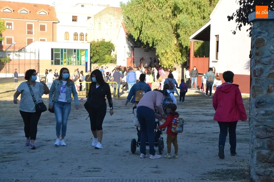 Foto 8 - Los colegios y la Escuela Infantil &lsquo;vuelven a la vida&rsquo; tras medio a&ntilde;o en silencio  