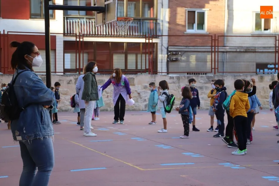 Foto 6 - In&eacute;dita vuelta al cole con inquietud en las familias por la pandemia e ilusi&oacute;n en los hijos por...