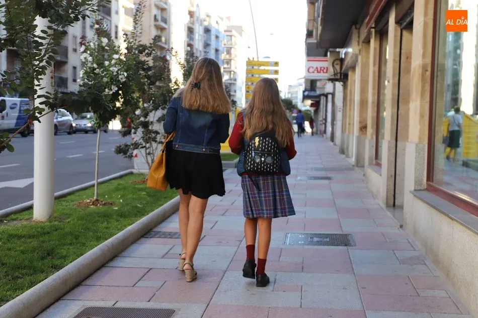 Foto 2 - In&eacute;dita vuelta al cole con inquietud en las familias por la pandemia e ilusi&oacute;n en los hijos por...