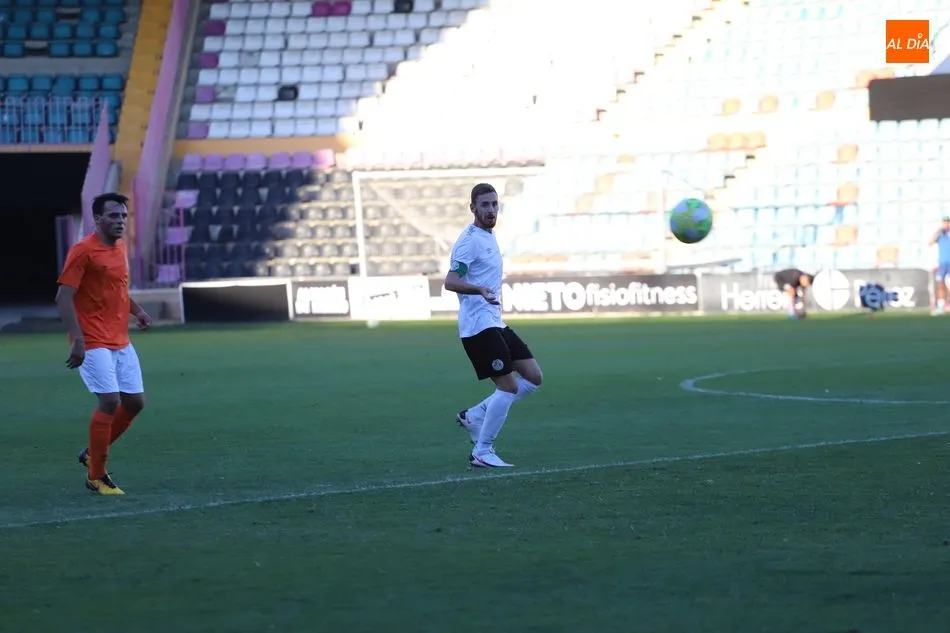 Foto 9 - El Salamanca UDS de Egea se estrena con victoria en el derbi ante el Ciudad Rodrigo (2-0)