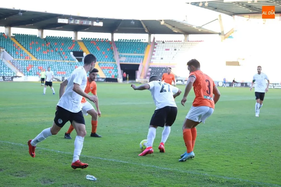 Foto 5 - El Salamanca UDS de Egea se estrena con victoria en el derbi ante el Ciudad Rodrigo (2-0)