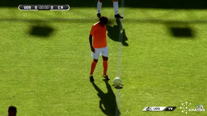 Foto 5 - &Uacute;nicamente un gol fantasma y un penalty hacen caer al Ciudad Rodrigo en su visita al Helm&aacute;ntico  