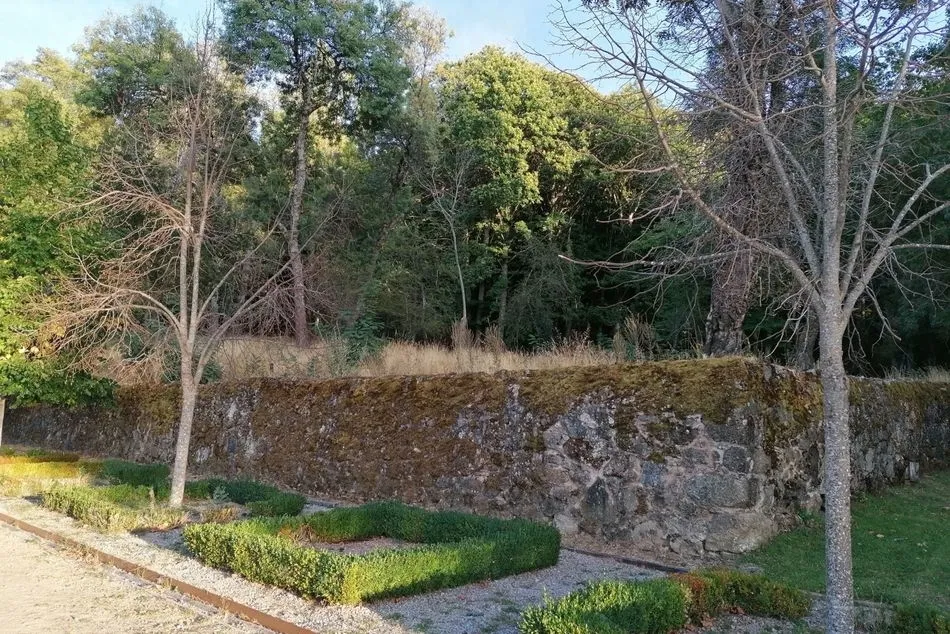 Foto 6 - La PDBB denuncia la falta de mantenimiento en la villa renacentista de El Bosque