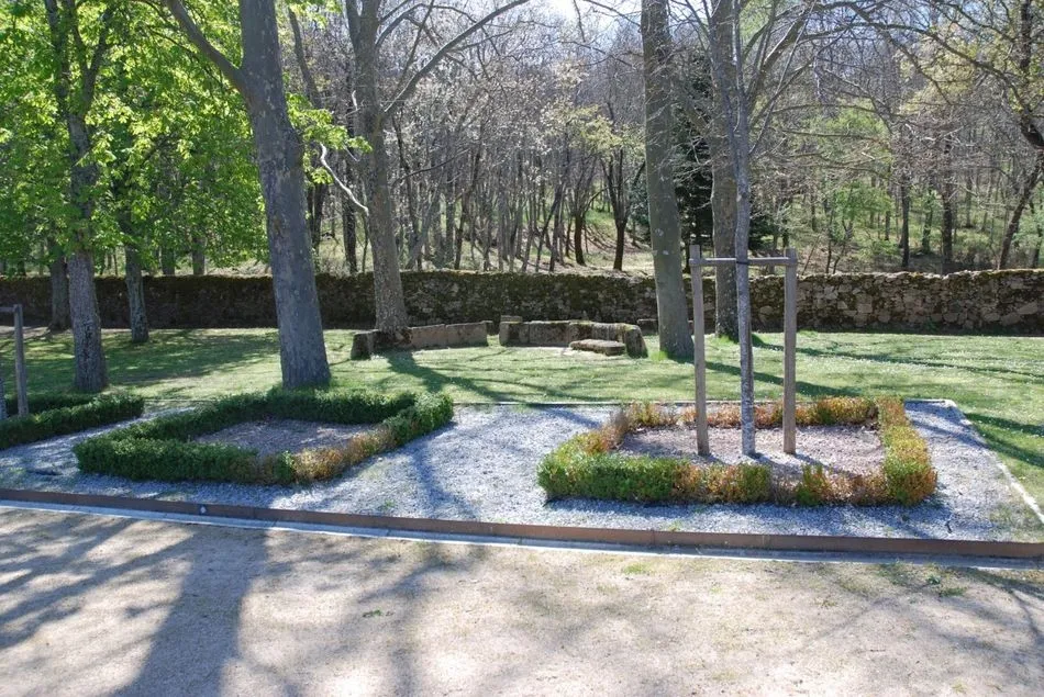 Foto 9 - La PDBB denuncia la falta de mantenimiento en la villa renacentista de El Bosque