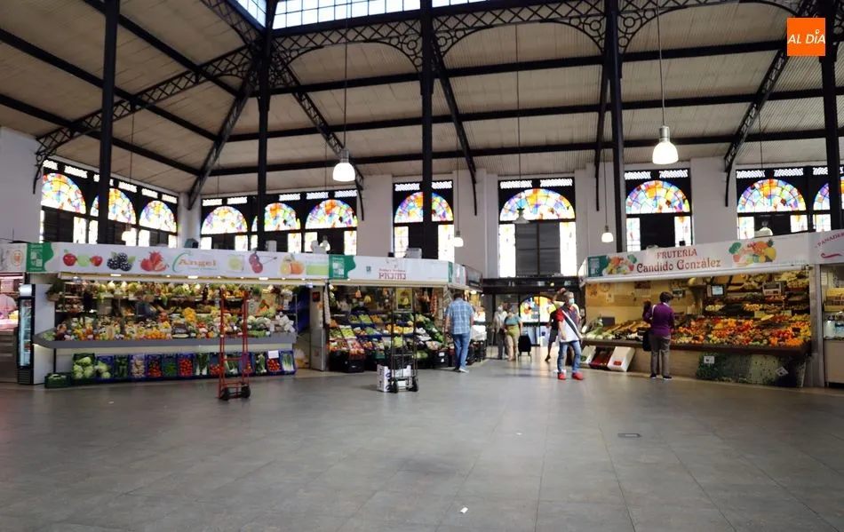 Foto 2 - &ldquo;La crisis que viene est&aacute; acabando con los puestos del Mercado Central que ya lo estaban pasando ...