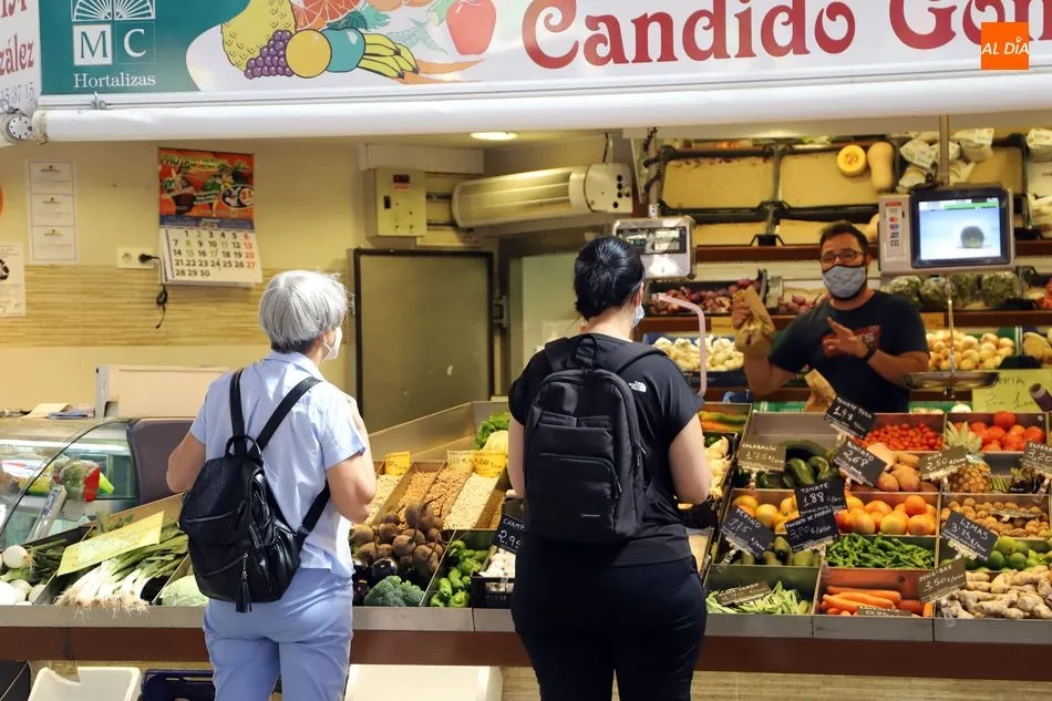 Frutería Cándido González, en el Mercado Central de Salamanca. Fotos: Lydia González