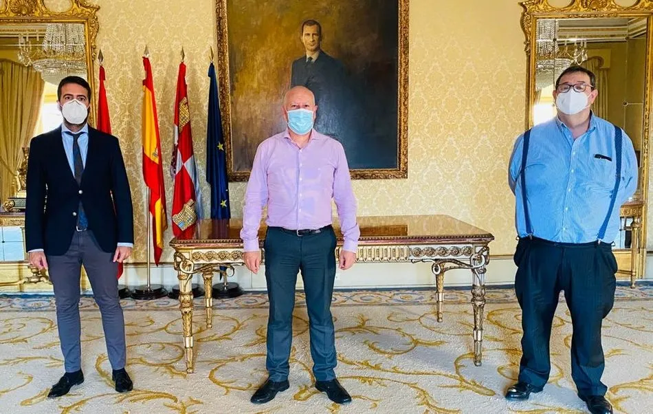 Reunión de los representantes de Aesco con el concejal de Comercio