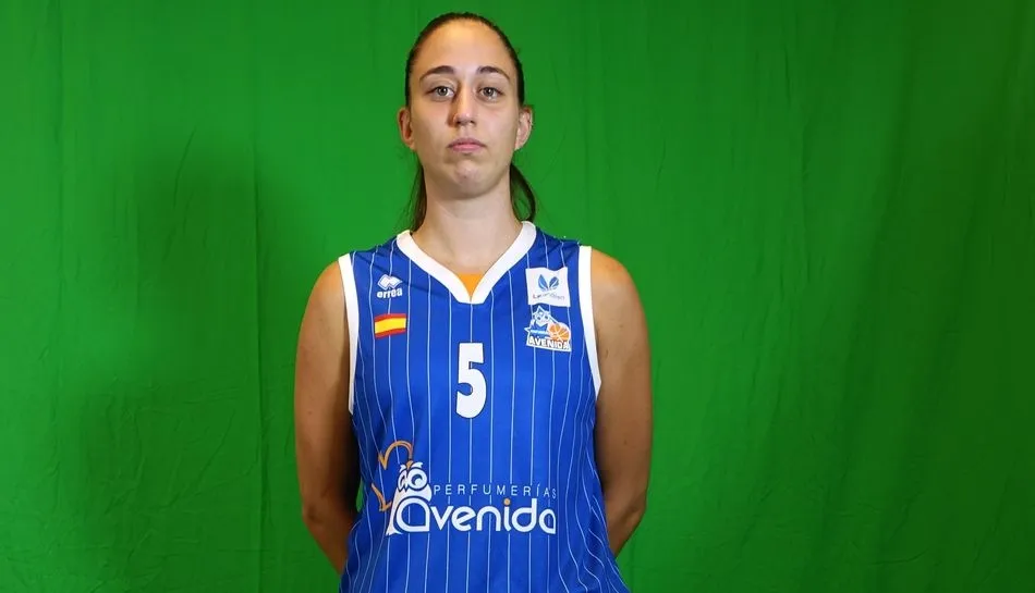 Corazón y líneas, las novedades de la nueva camiseta de Perfumerías Avenida