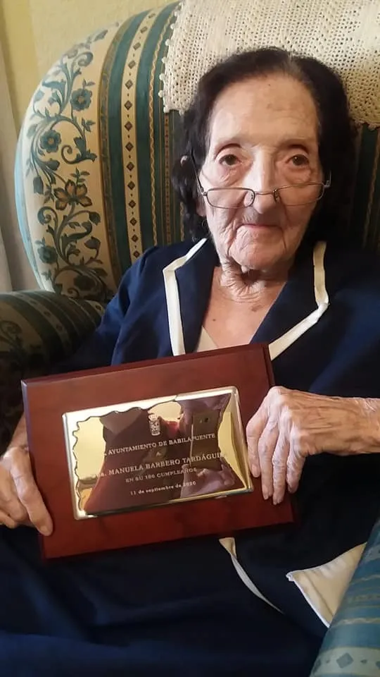 Manuela Barbero Tardáguila es homenajeada por Babilafuente a sus 100 años  
