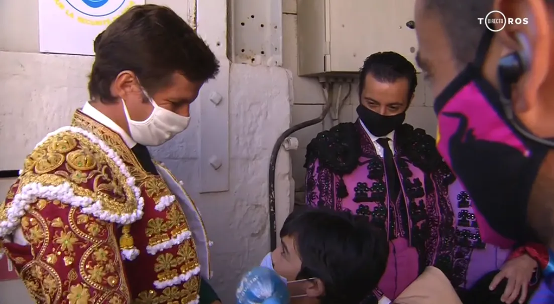 Foto 2 - Marco P&eacute;rez, protagonista de unos minutos en el canal &lsquo;Toros&rsquo; junto a El Juli  