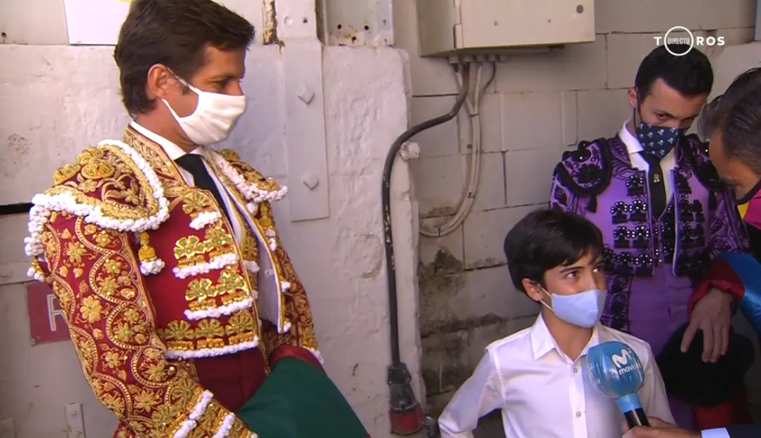 En plena entrevista en Toros