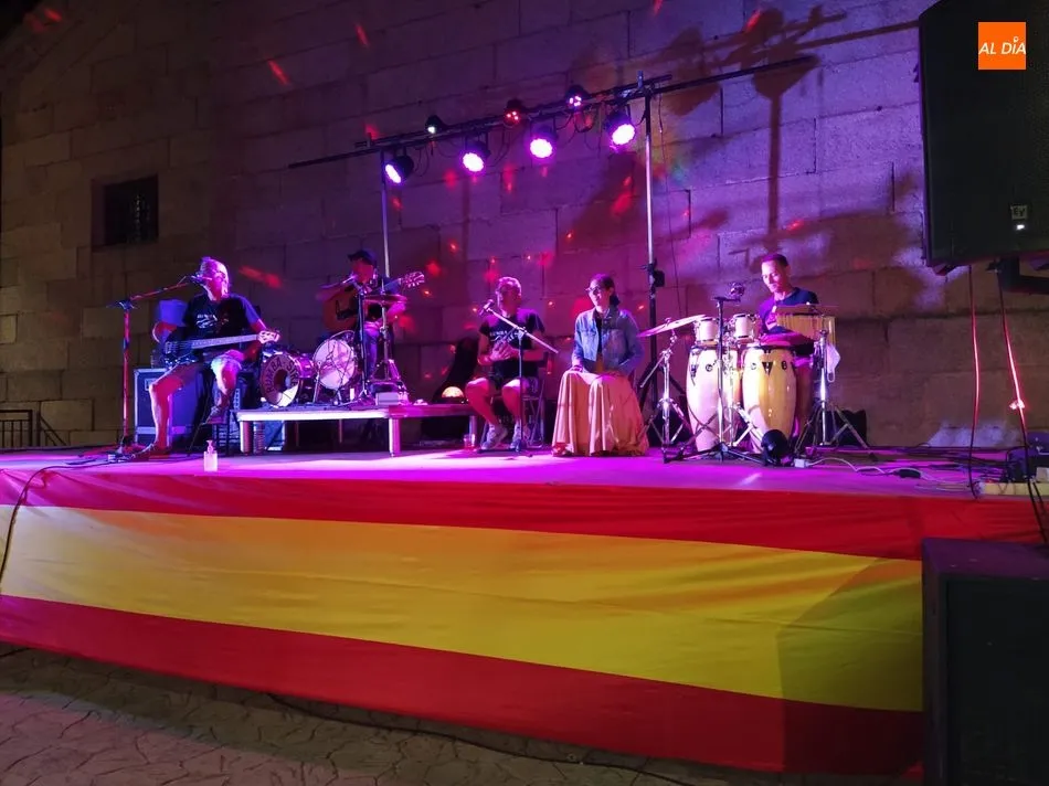 Foto 7 - M&uacute;sica y buen humor con Rumba Stress en Barruecopardo  