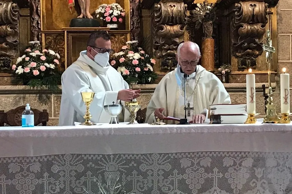 Foto 6 - El sacerdote Miguel &Aacute;ngel Garc&iacute;a toma posesi&oacute;n de la parroquia&nbsp;de Vilvestre  