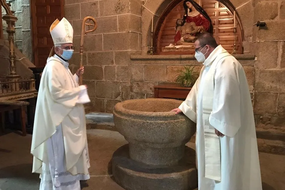 Foto 3 - El sacerdote Miguel &Aacute;ngel Garc&iacute;a toma posesi&oacute;n de la parroquia&nbsp;de Vilvestre  