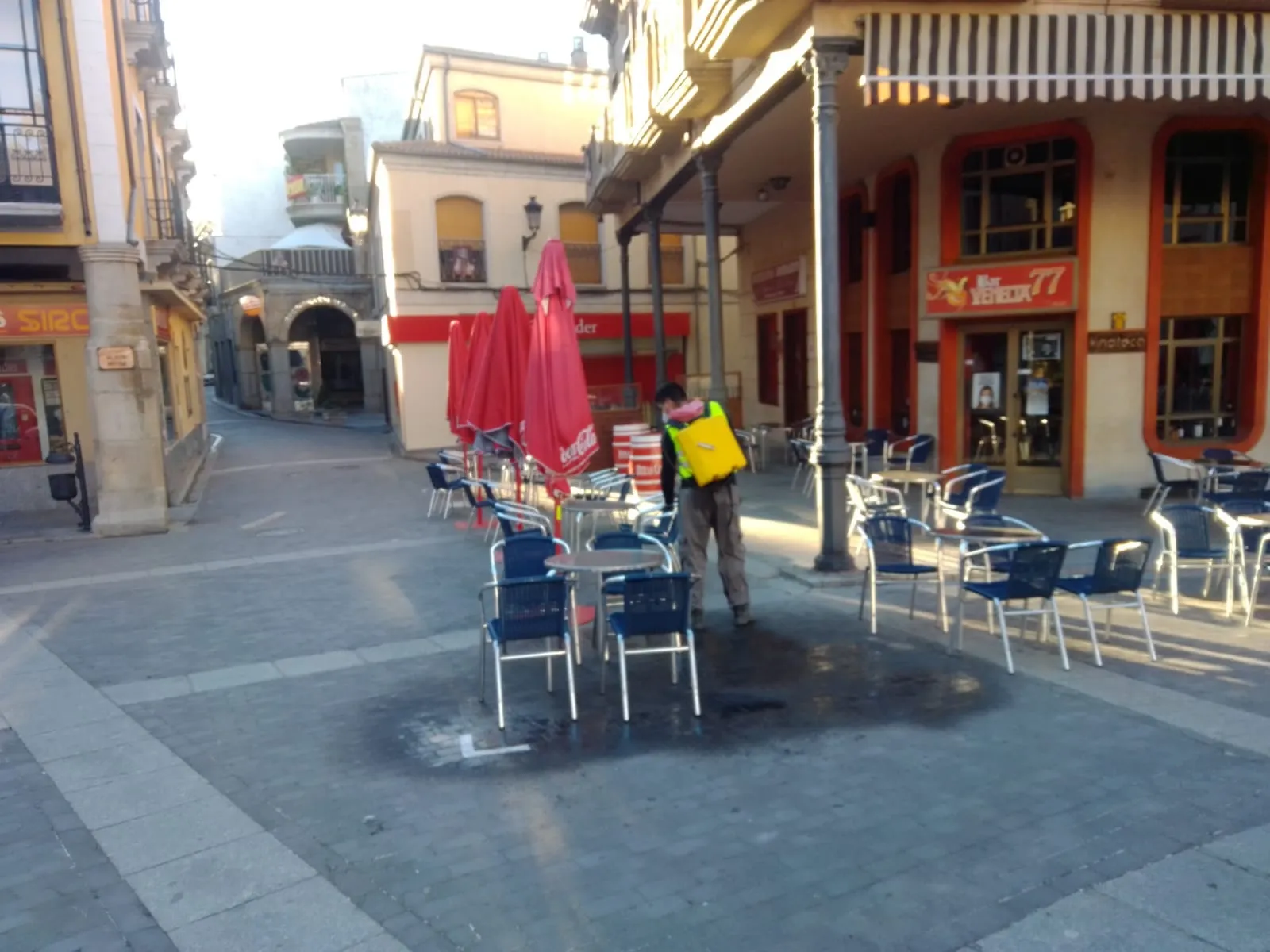 Foto 2 - Alba de Tormes refuerza su servicio de limpieza y desinfecci&oacute;n en lugares p&uacute;blicos e...