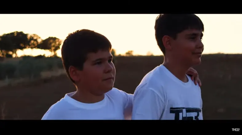 Ve la luz el esperado cortometraje-videoclip del tema ‘Chicos Raros’ de DavKuso & Lmen  