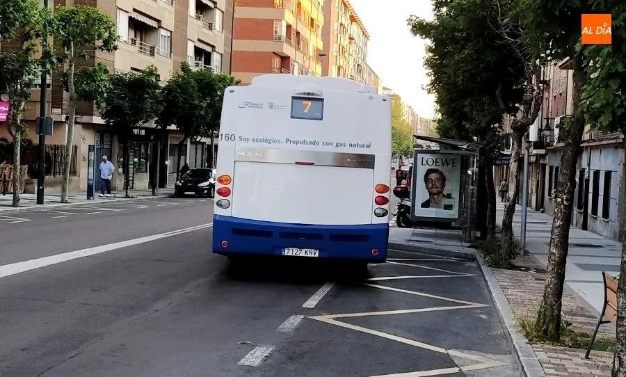 El servicio del bus está desbordado con el inicio del curso, según el PSOE