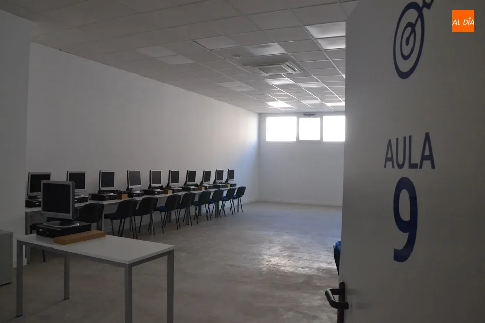 Foto 11 - El Equipo de Gobierno visita las instalaciones del Centro Privado de FP Nazaret Blanco  