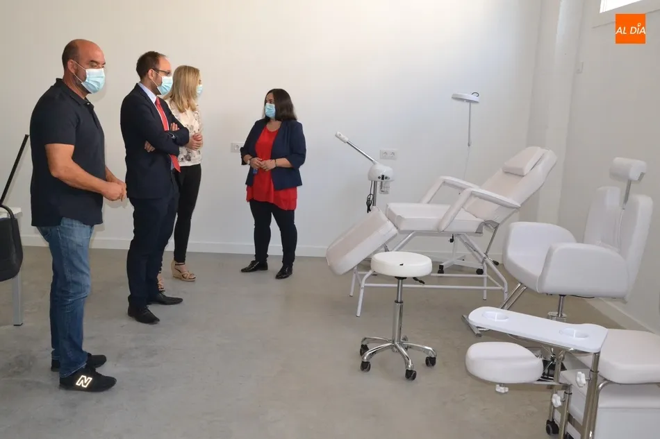 Foto 10 - El Equipo de Gobierno visita las instalaciones del Centro Privado de FP Nazaret Blanco  