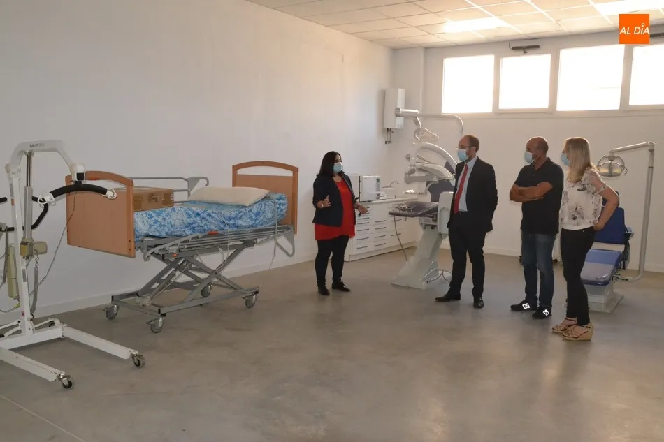 Foto 8 - El Equipo de Gobierno visita las instalaciones del Centro Privado de FP Nazaret Blanco  