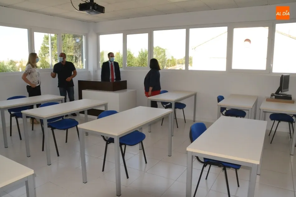 Foto 4 - El Equipo de Gobierno visita las instalaciones del Centro Privado de FP Nazaret Blanco  