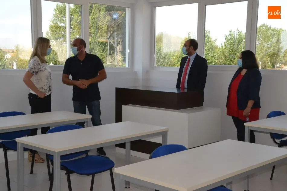 Foto 3 - El Equipo de Gobierno visita las instalaciones del Centro Privado de FP Nazaret Blanco  