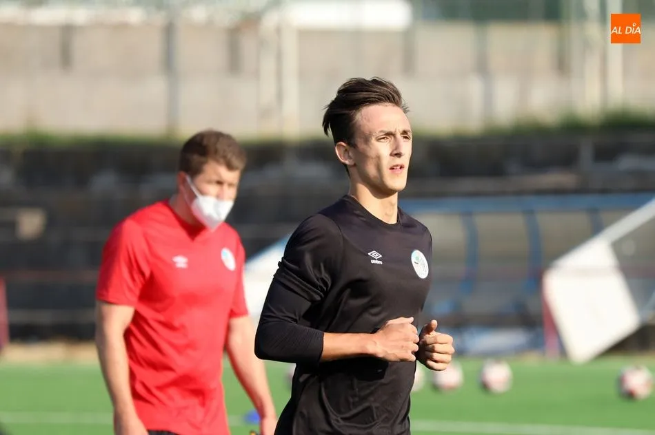 Foto 4 - El filial del Salamanca UDS se pone manos a la obra bajo las &oacute;rdenes de Javier Guill&eacute;n