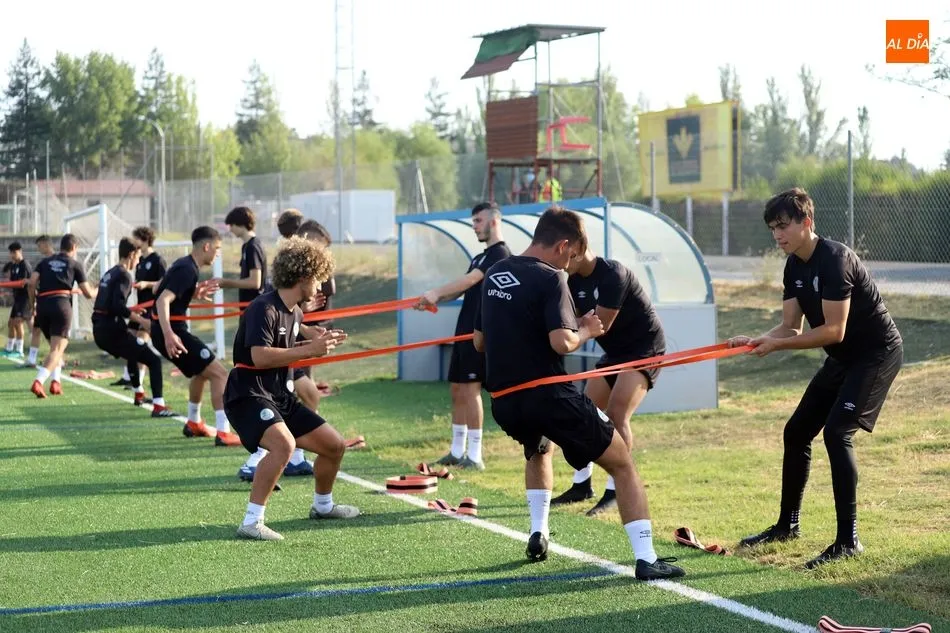 Foto 3 - El filial del Salamanca UDS se pone manos a la obra bajo las &oacute;rdenes de Javier Guill&eacute;n