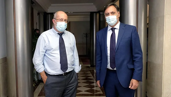 El vicepresidente de la Junta, Francisco Igea, junto al alcalde de Salamanca, Carlos García Carbayo. JCYL