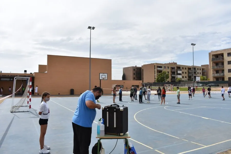 Foto 3 - Carbajosa comienza el curso con un programa radiof&oacute;nico que amenizar&aacute; los recreos escolares