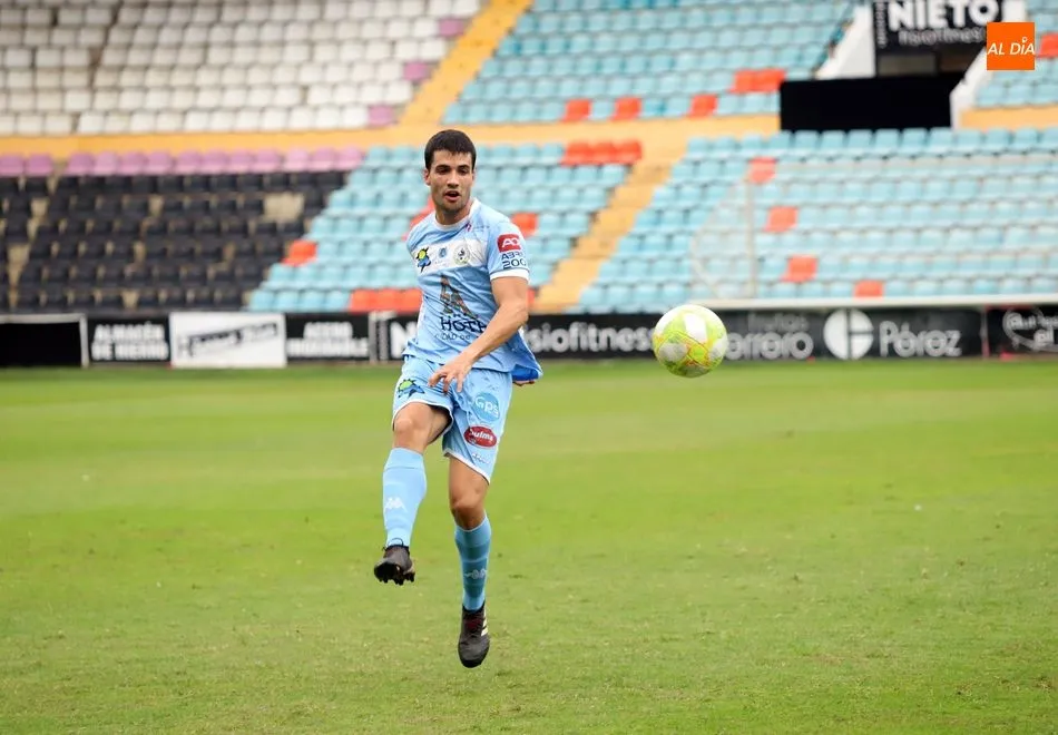 Foto 10 - El Salamanca UDS se gusta y se queda sin fuelle frente al Astorga (0-0)