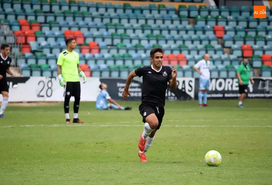Foto 7 - El Salamanca UDS se gusta y se queda sin fuelle frente al Astorga (0-0)