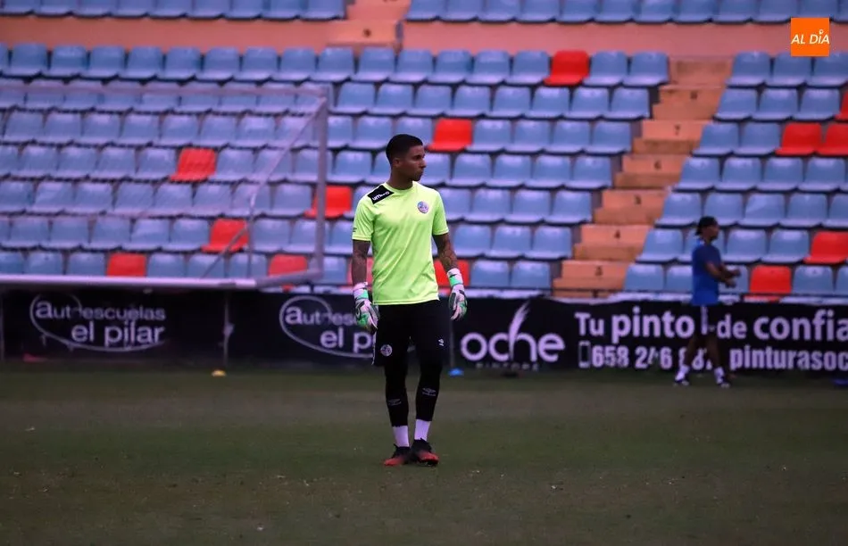 Foto 4 - El Salamanca UDS se gusta y se queda sin fuelle frente al Astorga (0-0)